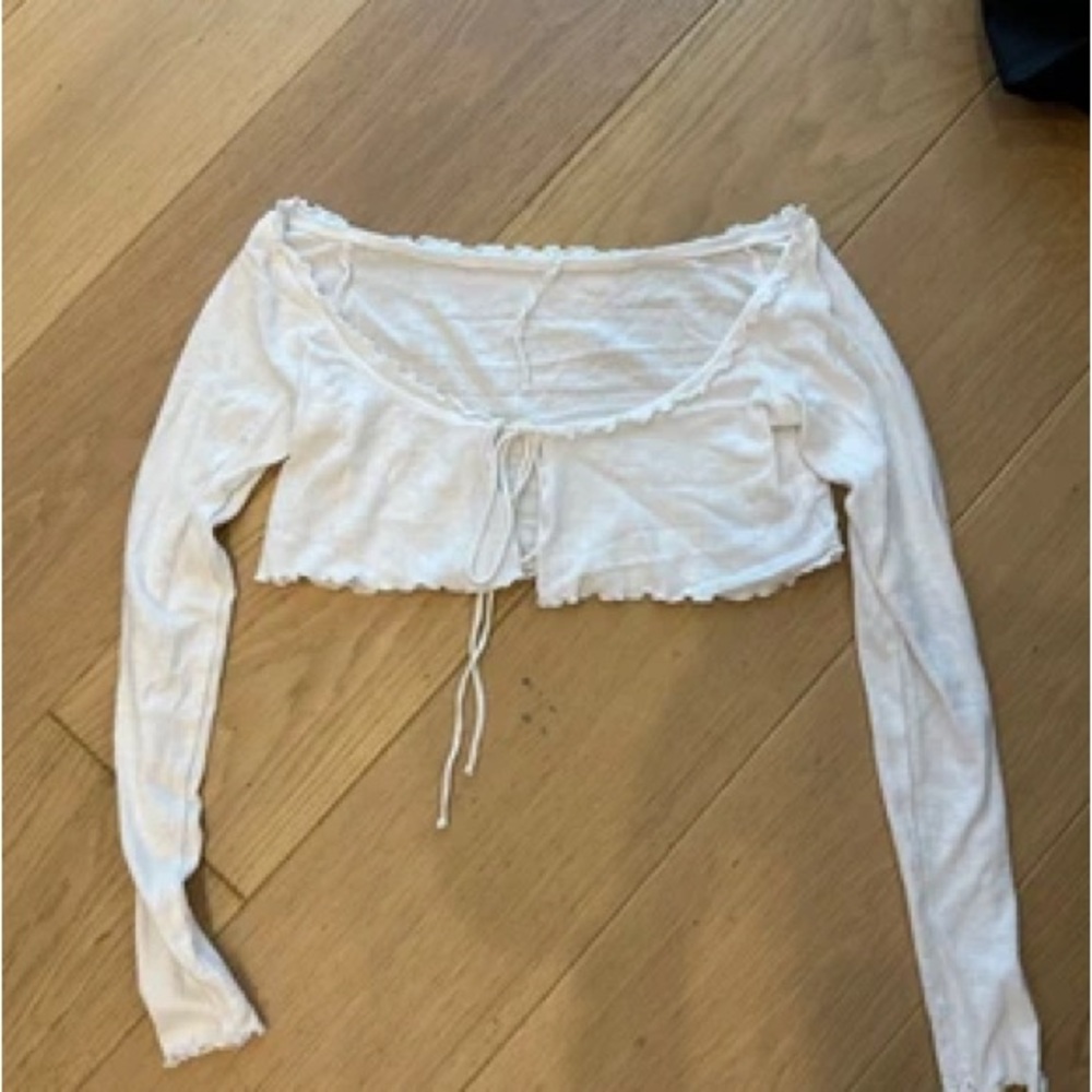 Are you am I White Long-Sleeve Cropped Tie-Front Top